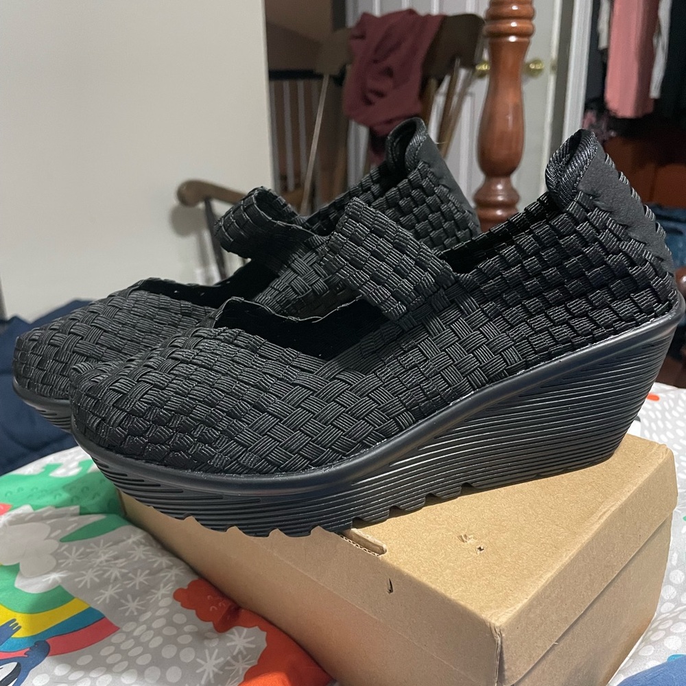 Never Worn Black Stretchy Shoes